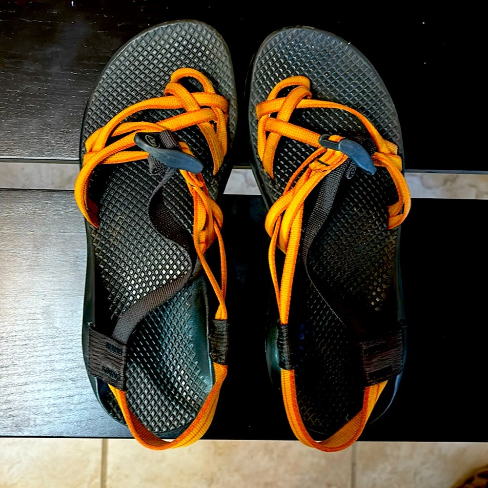 Very good used condition Chacos